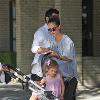 Jessica Alba and Cash Warren take Honor Marie and new baby Haven for breakfast | Picture 98024